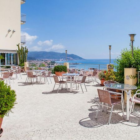 Hotel Metropol Diano Marina Exterior photo