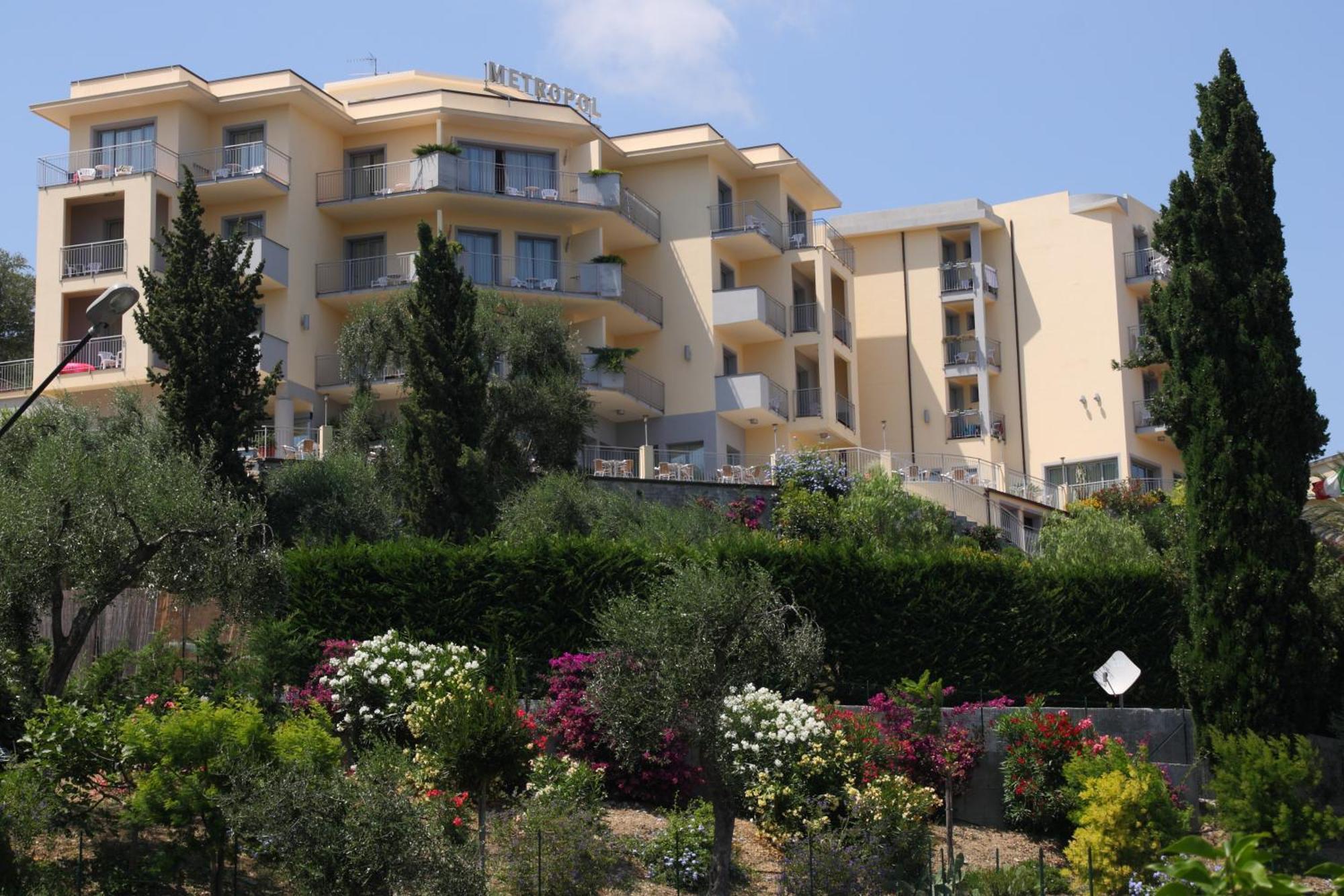 Hotel Metropol Diano Marina Exterior photo